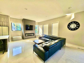 Brand-New 3Story Home with Rooftop in Midtown